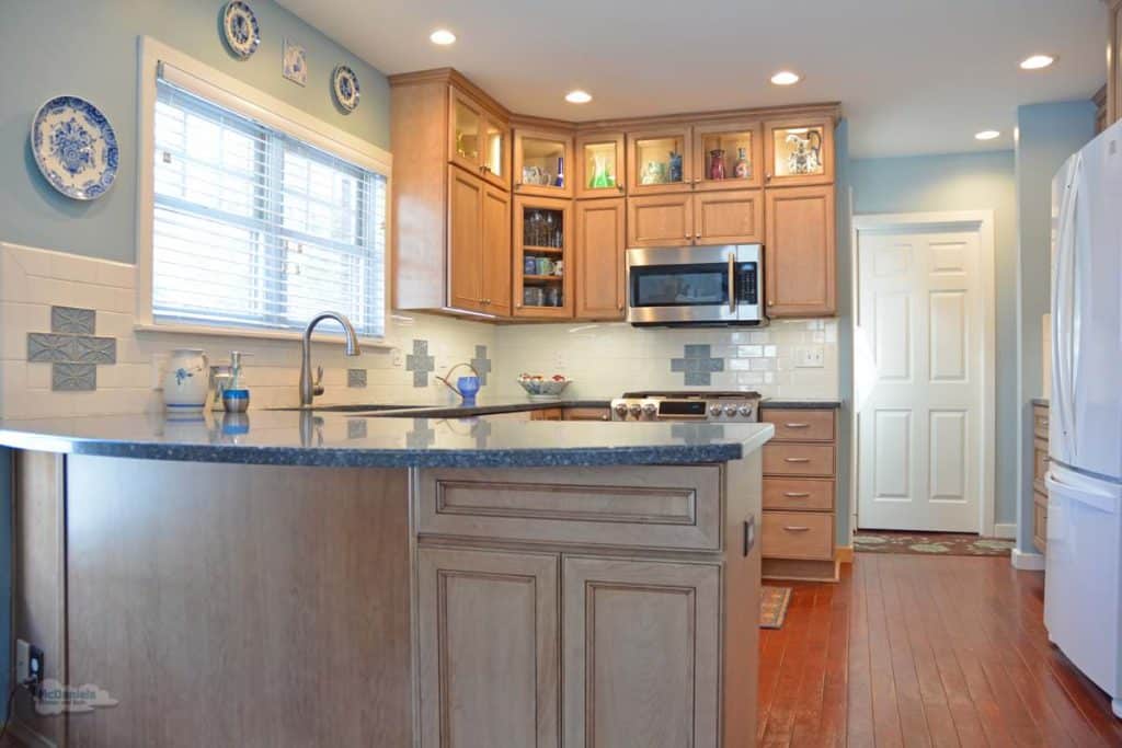 No Space For A Kitchen Island? No Problem! Morin kitchen design 1 webA